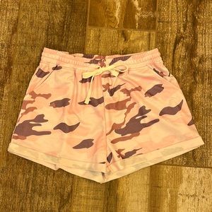 New with tags pink camo print shorts women’s or juniors